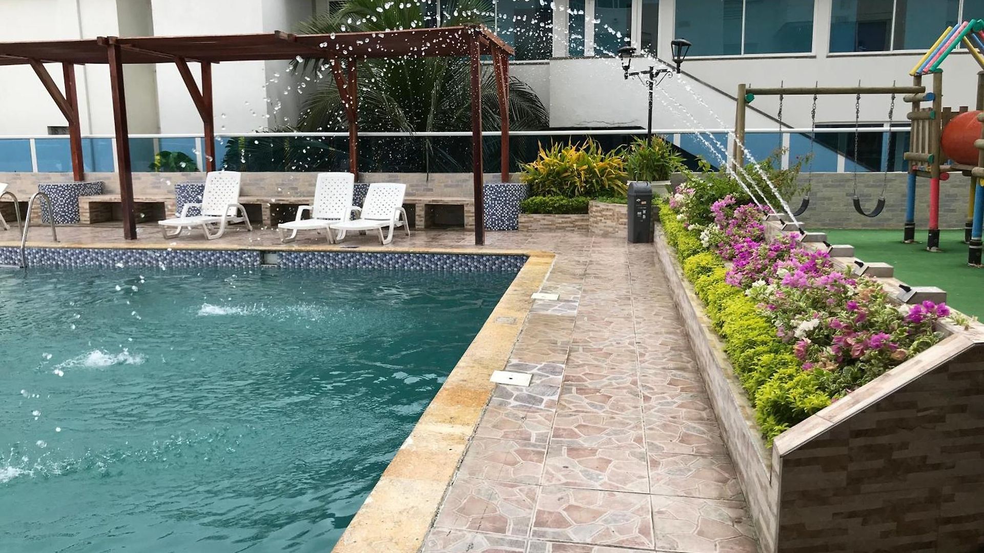 Lindo Apto Amoblado Conquistador Apartamento